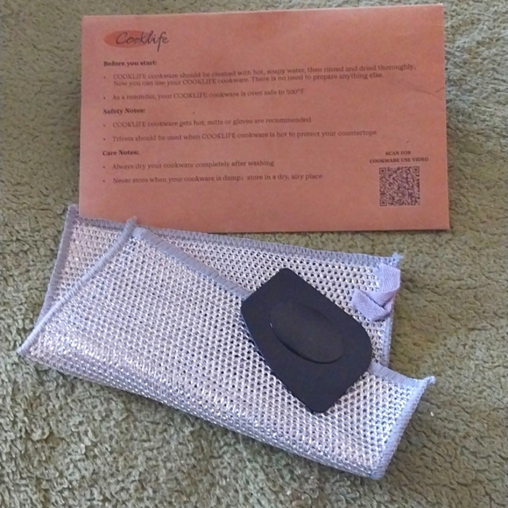 ** Cast iron care kit - scrapper and mesh cloth
